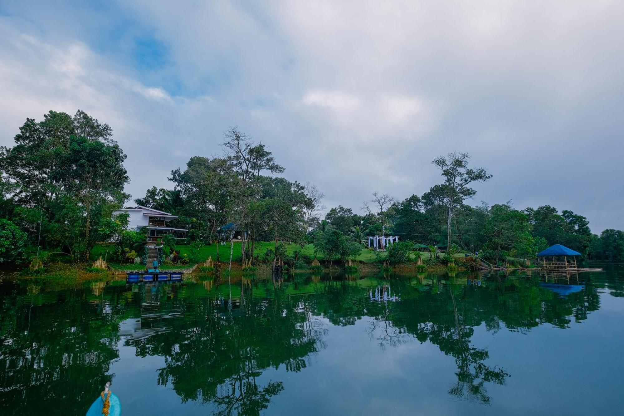 Almost Heaven Lake Resort By Cocotel Cavinti Εξωτερικό φωτογραφία